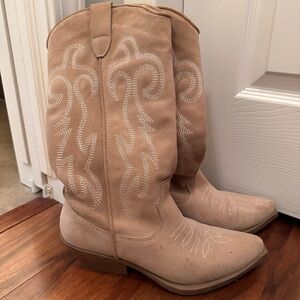 Steve Madden Beige Embroidered Heeled Boots